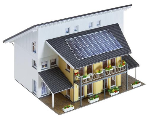 FALLER 130302 - Casa con pannelli solari