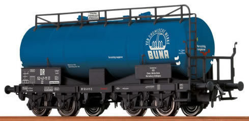 BRAWA 47057 - Carro cisterna "BUNA", DR, ep.III